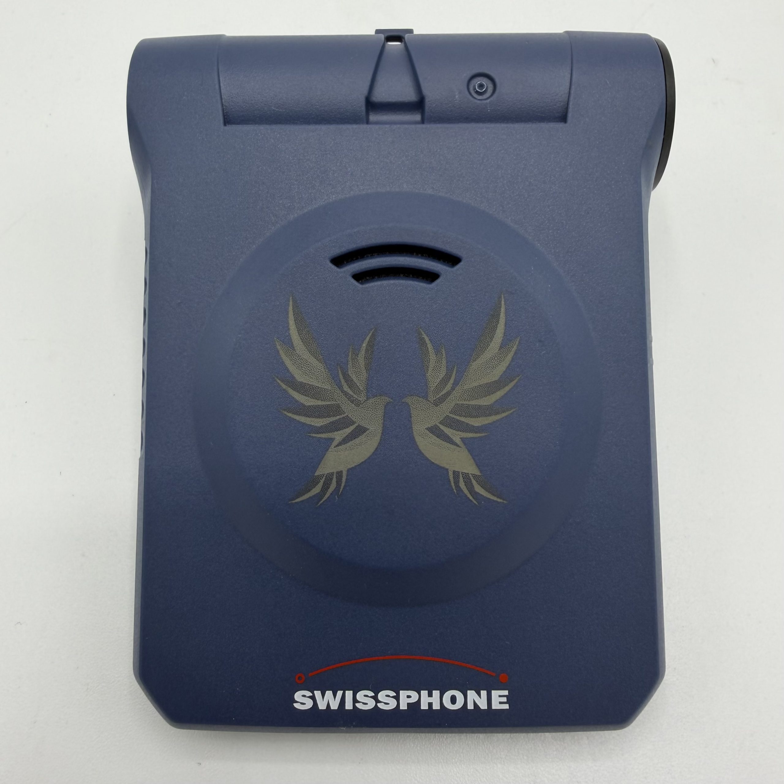 Lasergravur eines Motivs auf einem blauen s.QUAD Funkmeldeempf&auml;nger